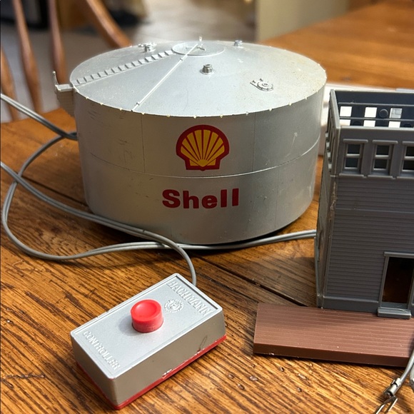 Shell Model Train Accessories Set HO Scale - Picture 2 of 4